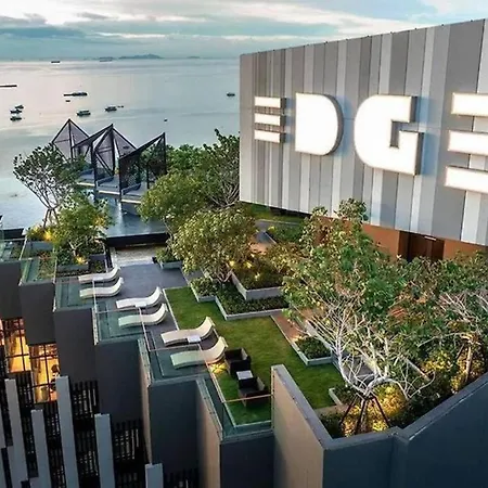 Edge Seaside Luxury Stylish Condo Steps Away From Beach